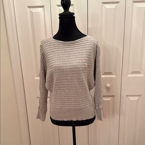 Chic Heather Gray Women's Crew Neck Sweater